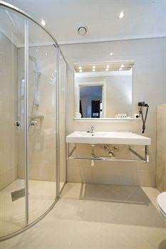 Myhregaarden Hotel *