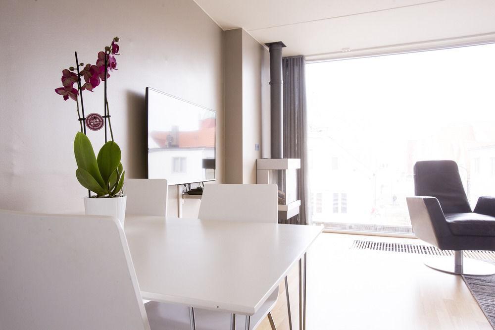 Myhregaarden Hotel *